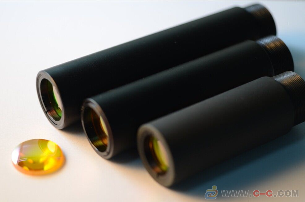 光斑大小:擴束鏡在激光打標機中的作用及選擇